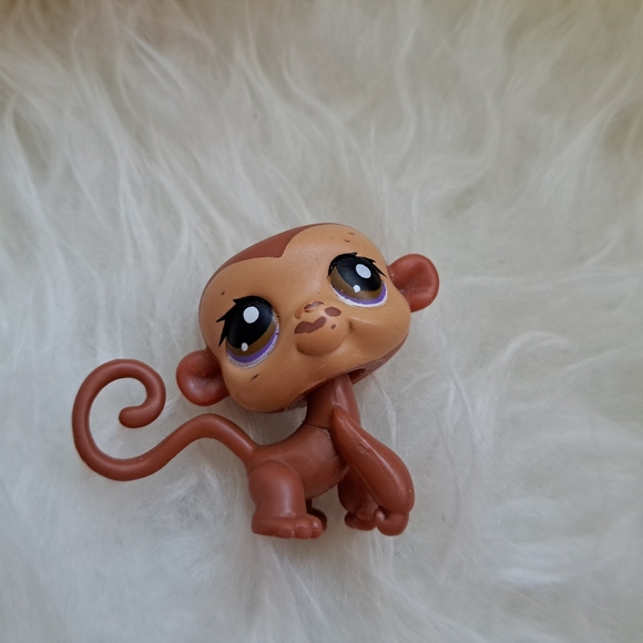 Littlest Pet Shop | Brown cute monkey *paint chipped* - Picture 4 of 11